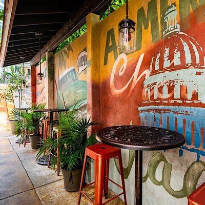 casta's rum bar happy hour